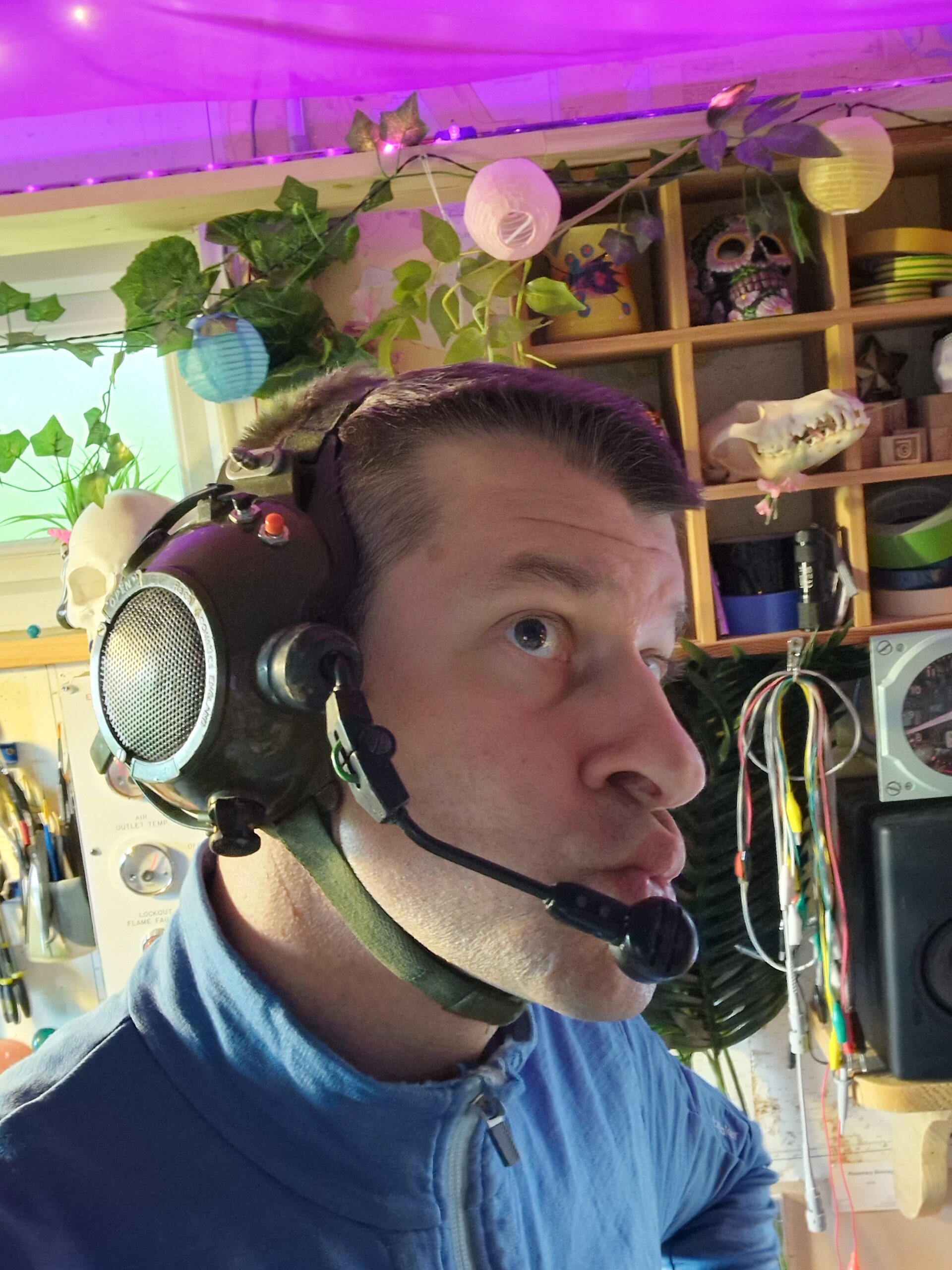 T003 – Tank commander headset (bluetooth)